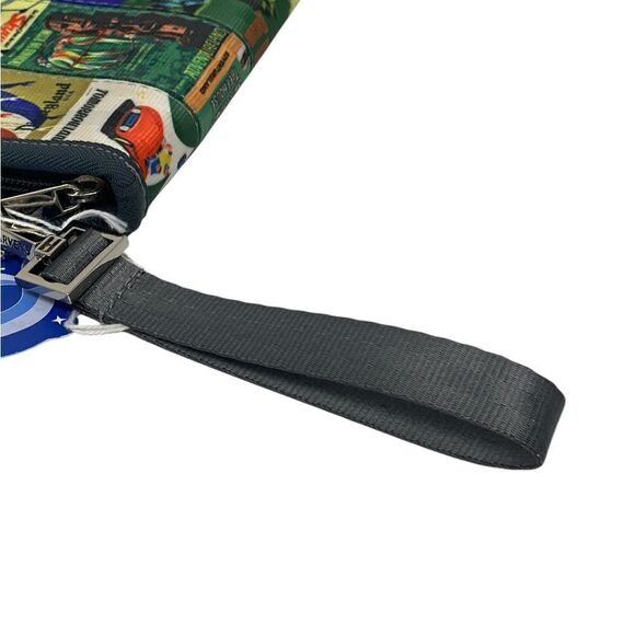 Harveys Disneyland NWT Rare 60th Jubilee Anniversary Posters Wristlet Wallet - Picture 5 of 10